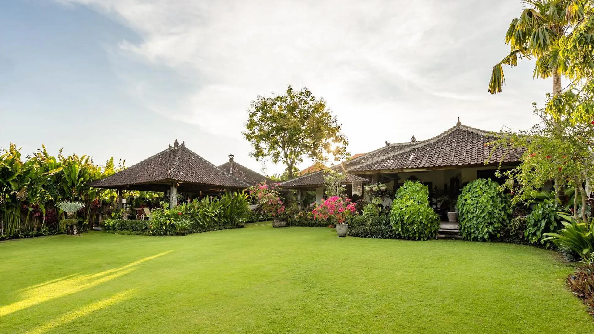 Villa Tago - 5 Bedroom Villa In Umalas Kerobokan  Indonesia