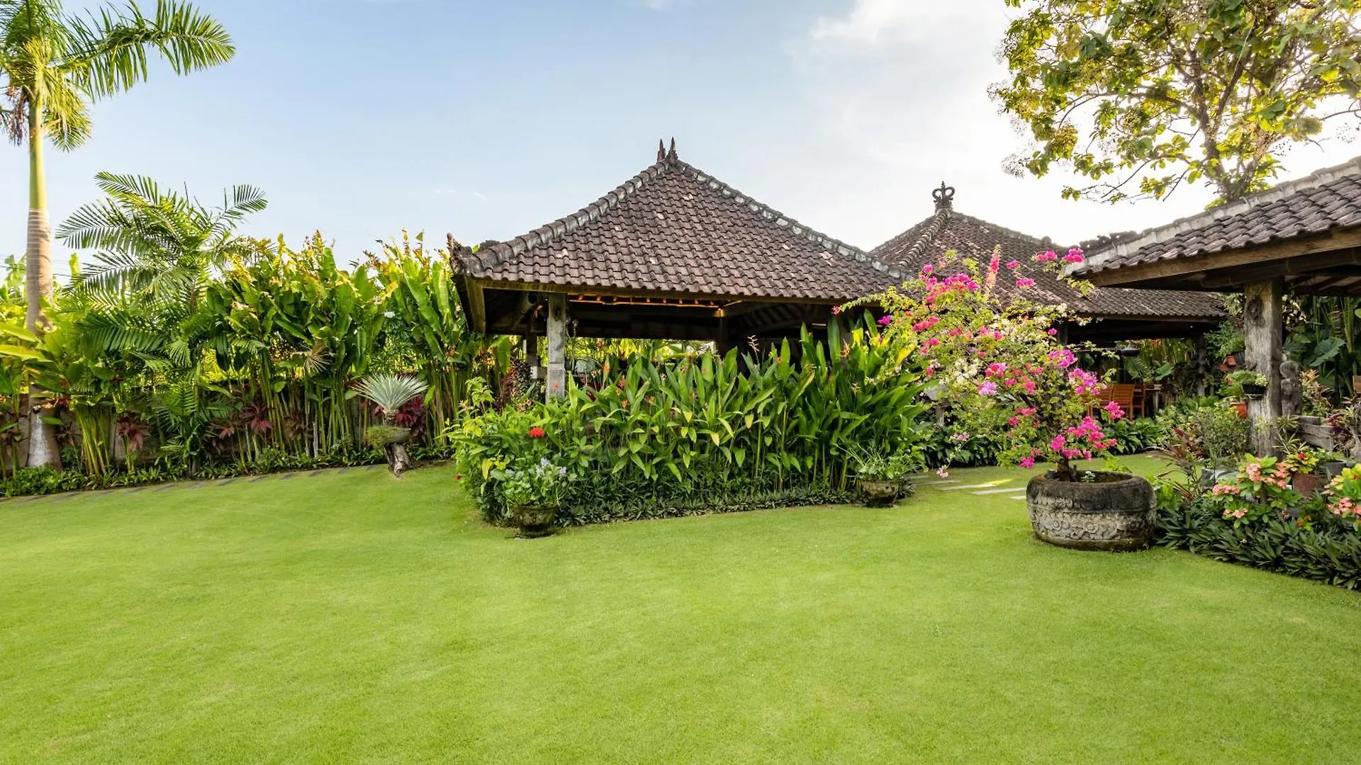 Villa Tago - 5 Bedroom Villa In Umalas Kerobokan  0*, Kerobokan (Bali) Indonesia