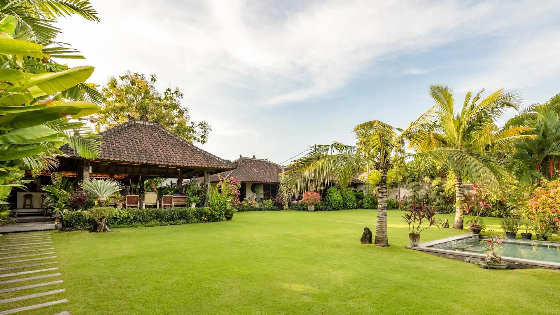 Villa Tago - 5 Bedroom Villa In Umalas Kerobokan  Kerobokan (Bali)